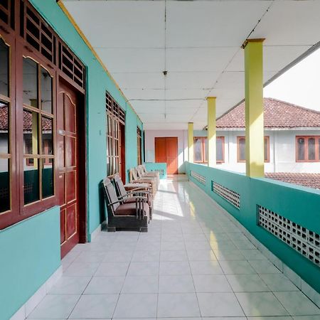 Losmen Parikesit Bantul Exterior foto